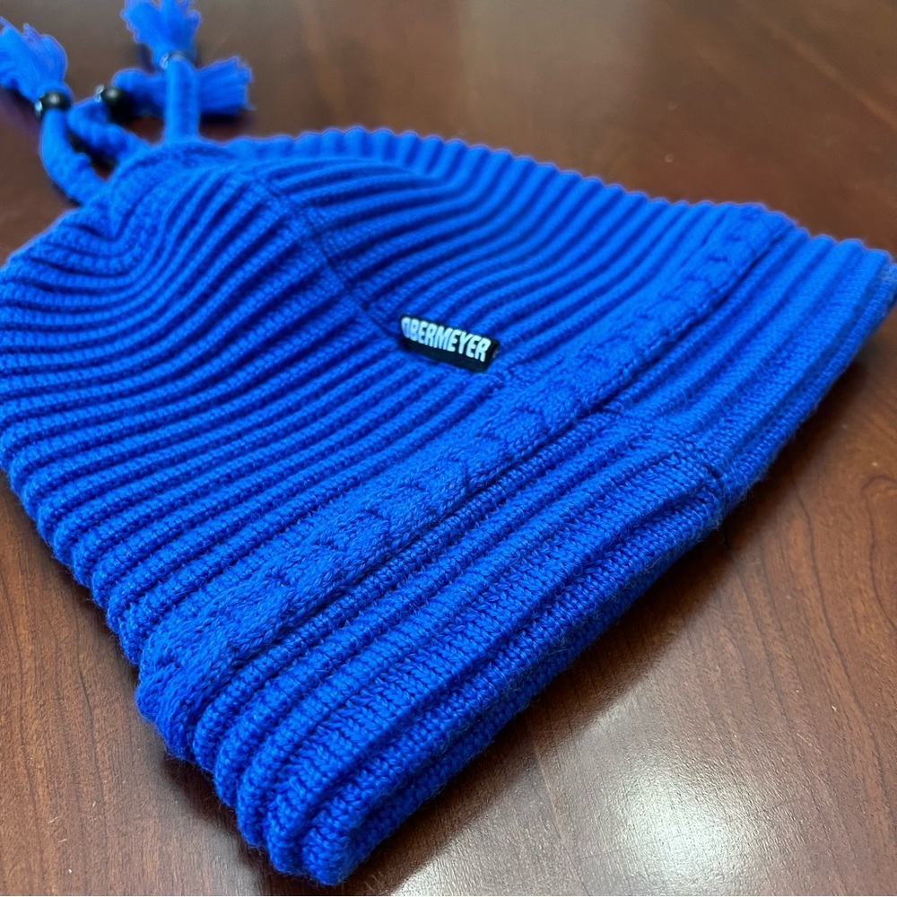 NWT- Obermeyer Royal Blue wool blend beanie toque, interior insulated head band